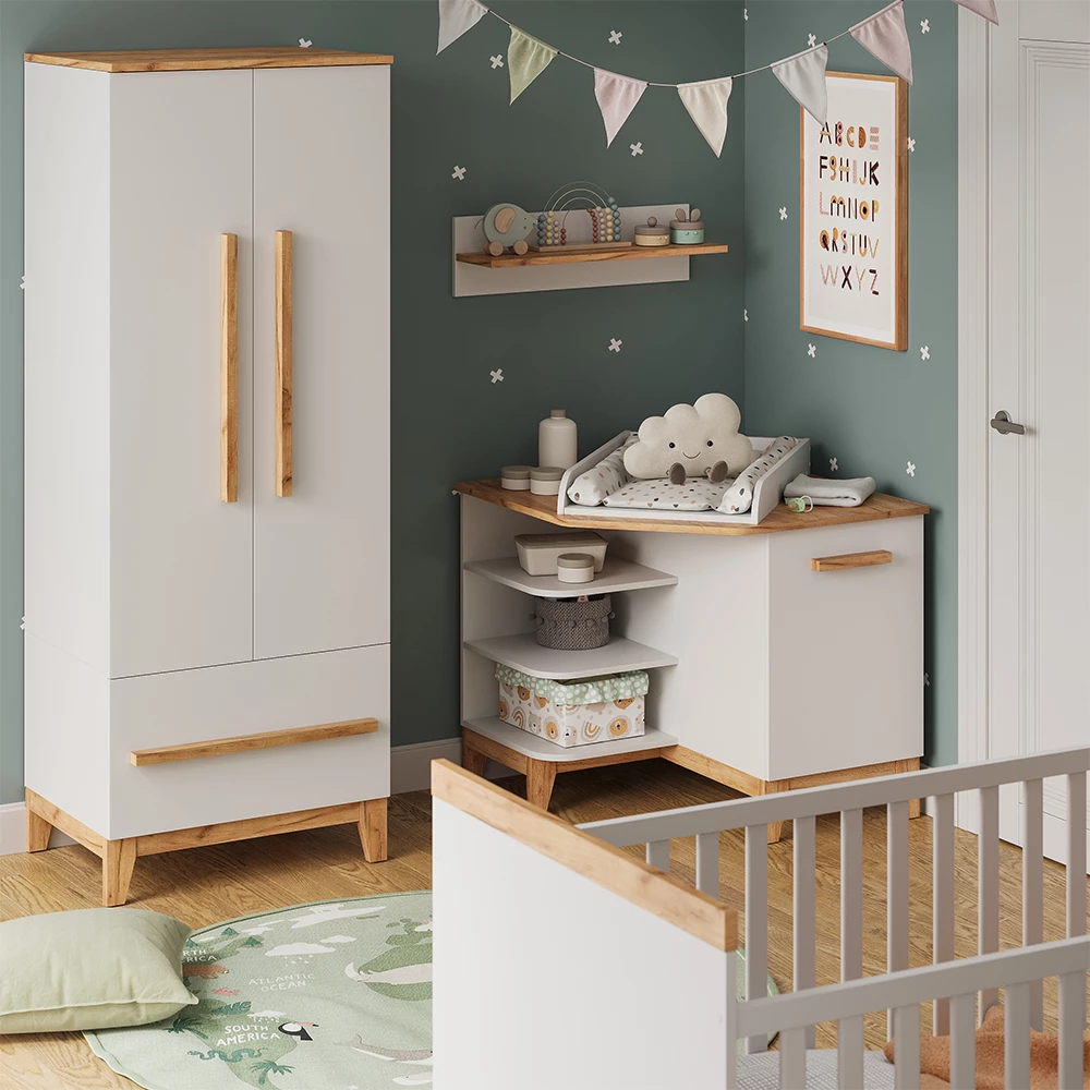 Nahaufnahme von Wickelkommode in Weiß/Artisan, zeigt Design- und Oberflächendetails