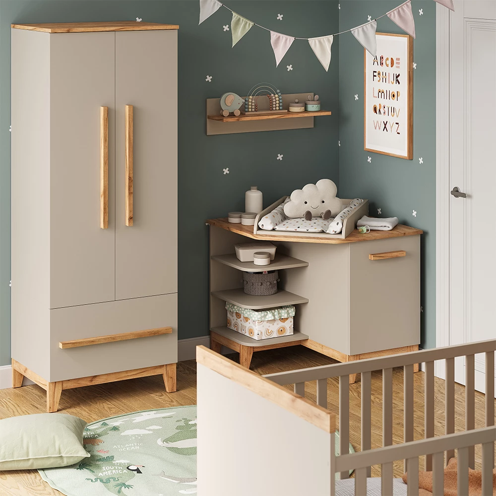 Nahaufnahme von Wickelkommode in Cashmere/Artisan, zeigt Design- und Oberflächendetails