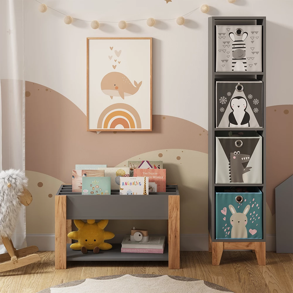 Close-up of Kinderplank in Grijs/Kunstnijverheid, showing design and surface details