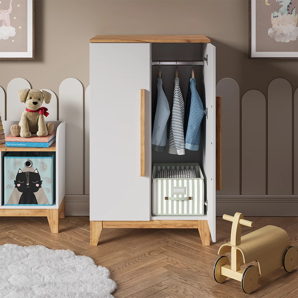 Close-up of Armadio per bambini in Bianco/Artisan, showing texture/details