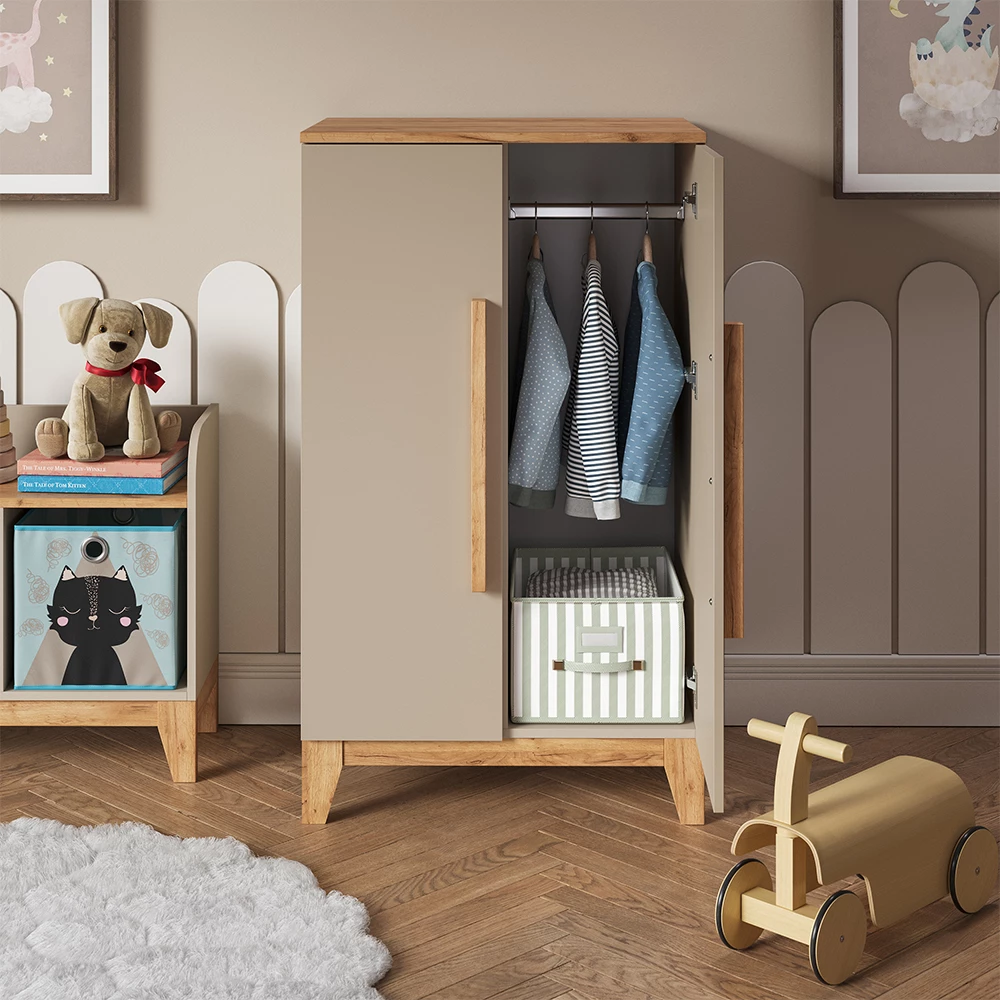 Close-up of Armadio per bambini in Cashmere/Artigianale, showing texture/details