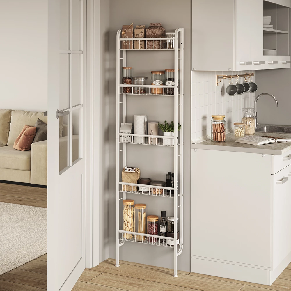 Leiterregal in Weiß, dargestellt im Ambiente mit Dekoration