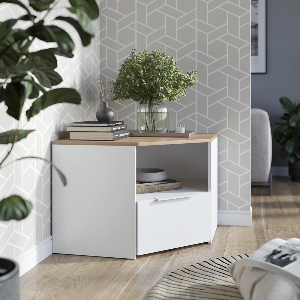 Lowboard in Weiß auf weißem Hintergrund