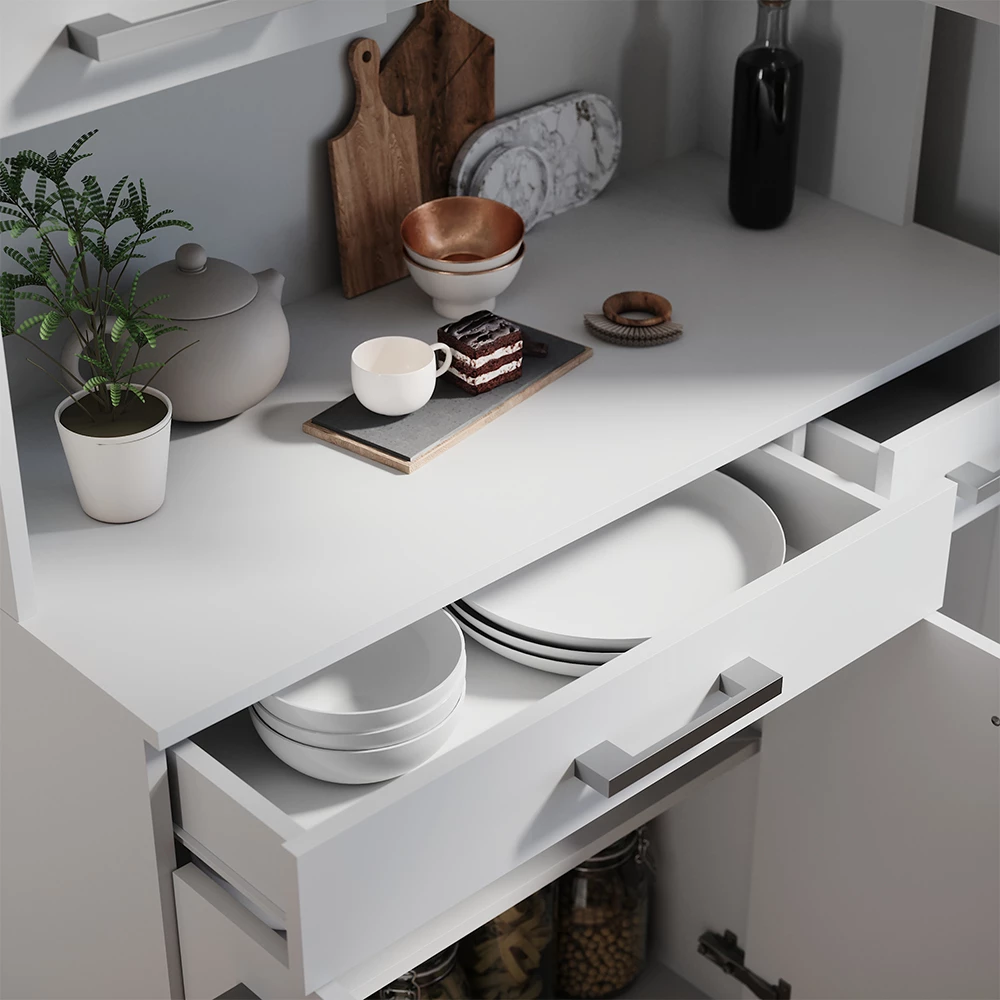 Nahaufnahme von Küchenbuffet in Weiß, zeigt Textur/Details