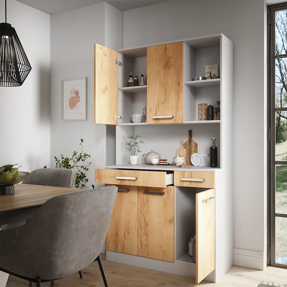 Gros plan de buffet de cuisine en Chêne blanc/force de l'or, montrant le design et les détails de surface