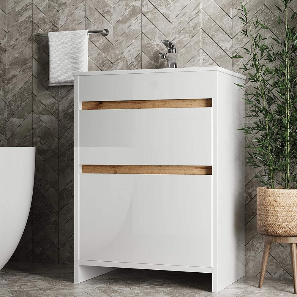 Set mobilier baie in Alb lucios/stejar Goldkraft shown in ambient setting with decoration