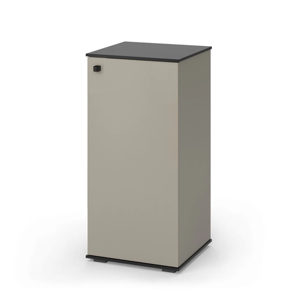 Midischrank in Greige auf weißem Hintergrund