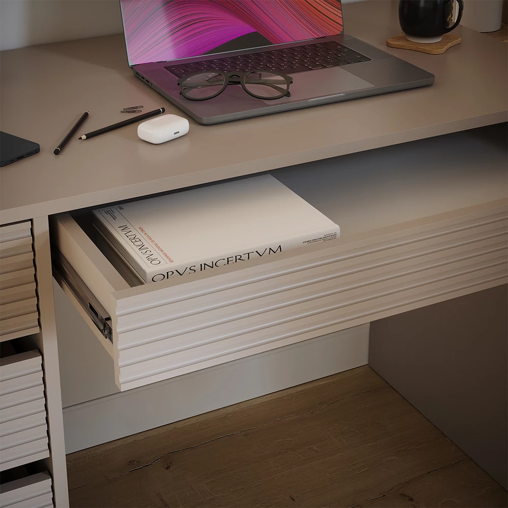 Nahaufnahme von Schreibtisch in Cashmere, zeigt Textur/Details