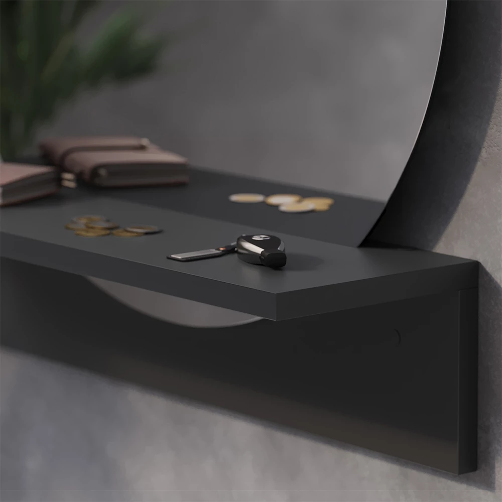 Nahaufnahme von Badezimmerspiegel in Schwarz, zeigt Textur/Details