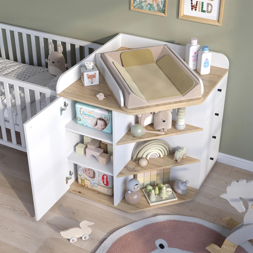 Nahaufnahme von Wickelkommode in Weiß, zeigt Design- und Oberflächendetails