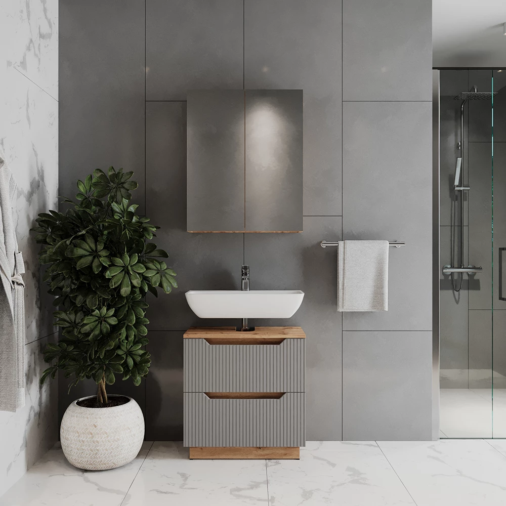 Set di mobili da bagno in Rovere/grigio a righe shown in ambient setting with decoration