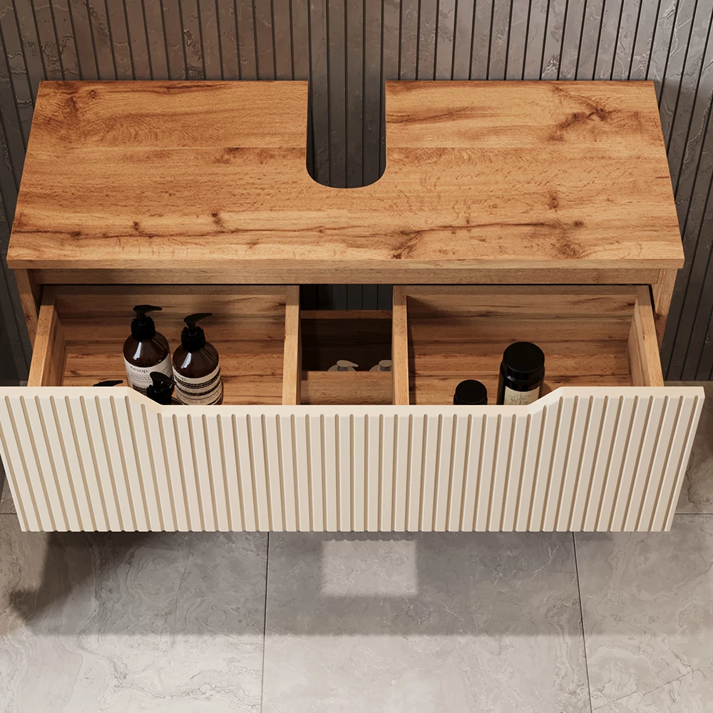 Nahaufnahme von Badmöbel-Set in Eiche/Kaschmir gestreift, zeigt Textur/Details