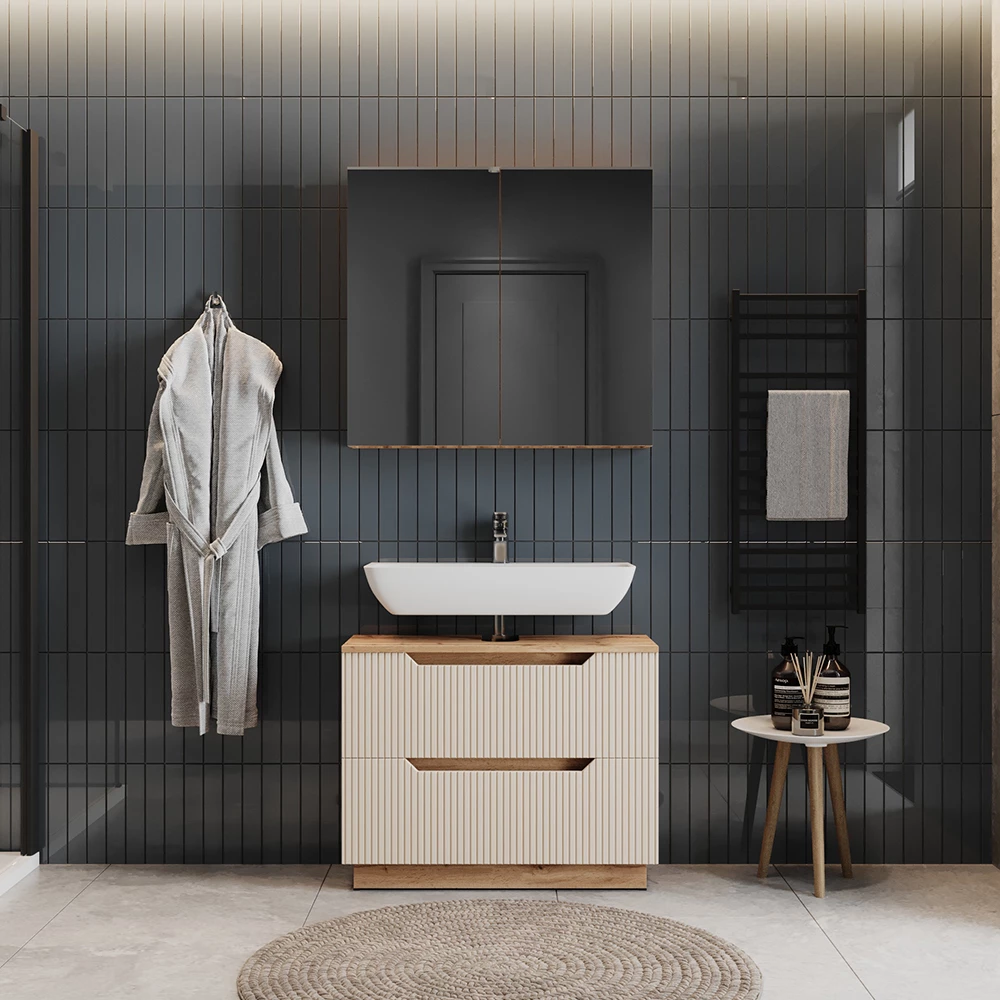 Badkamermeubelset in Eiken/kasjmier gestreept shown in ambient setting with decoration