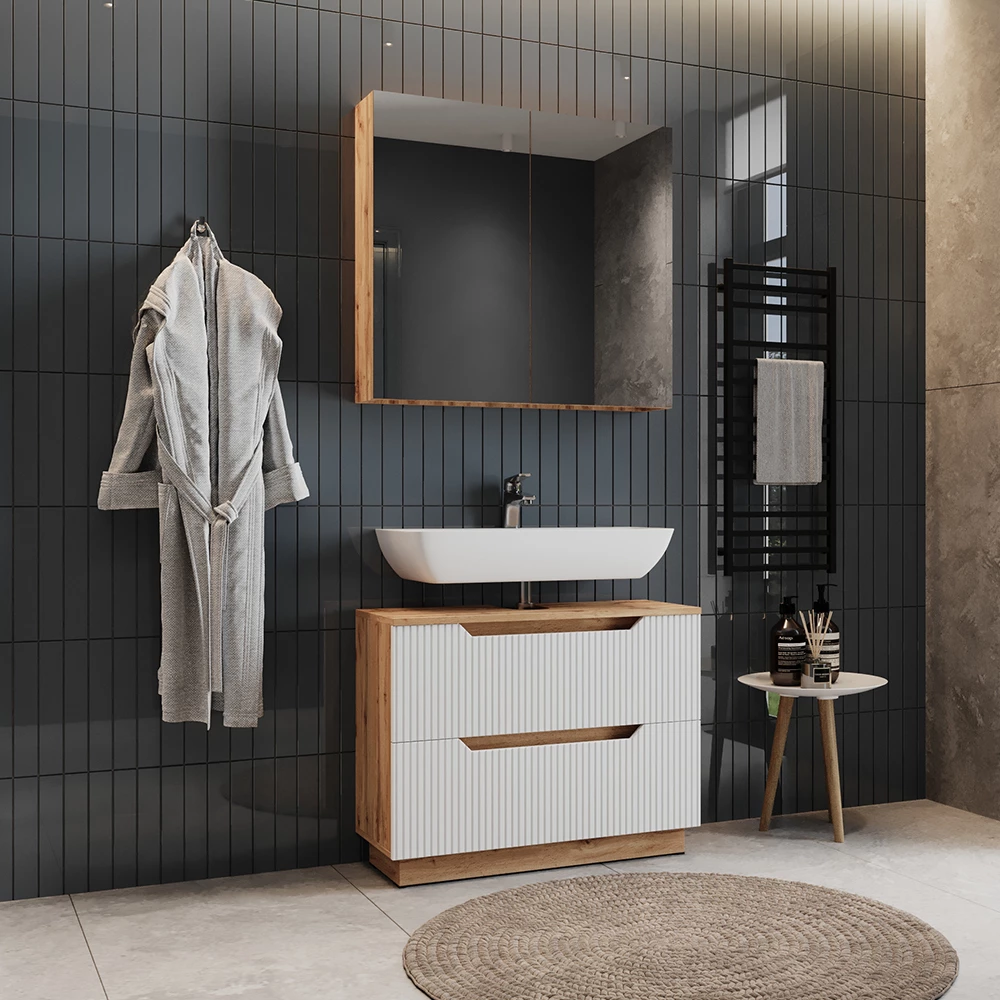 Nahaufnahme von Badmöbel-Set in Eiche/weiß gestreift, zeigt Design- und Oberflächendetails