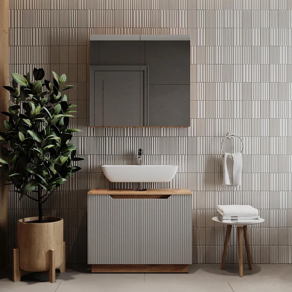 Badkamermeubelset in Eiken/grijs gestreept shown in ambient setting with decoration