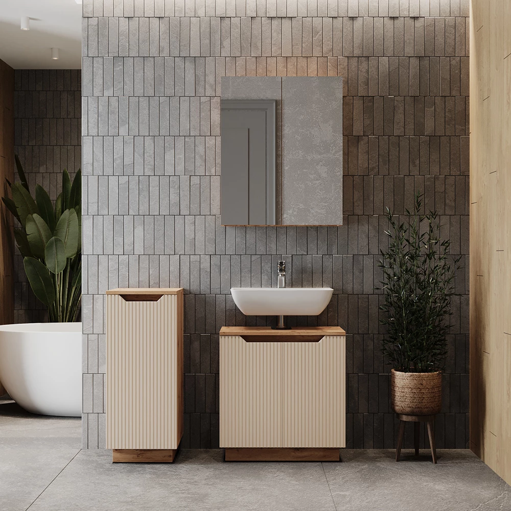 Badmöbel-Set in Eiche/Kaschmir gestreift, dargestellt im Ambiente mit Dekoration