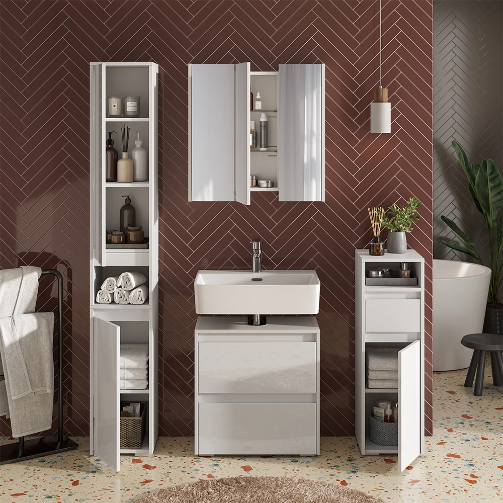 Close-up of Set di mobili da bagno in Bianco, showing design and surface details