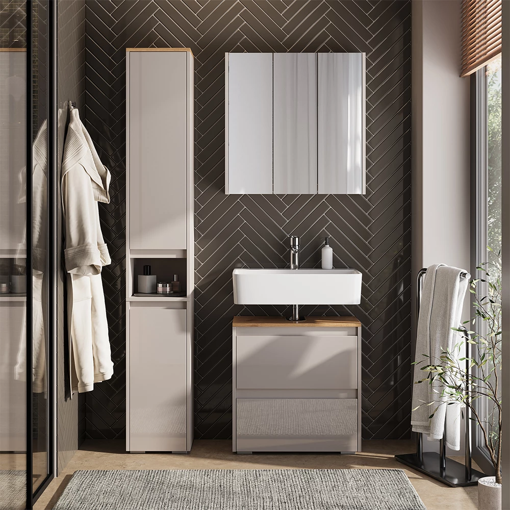 Set di mobili da bagno in Cachemire shown in ambient setting with decoration