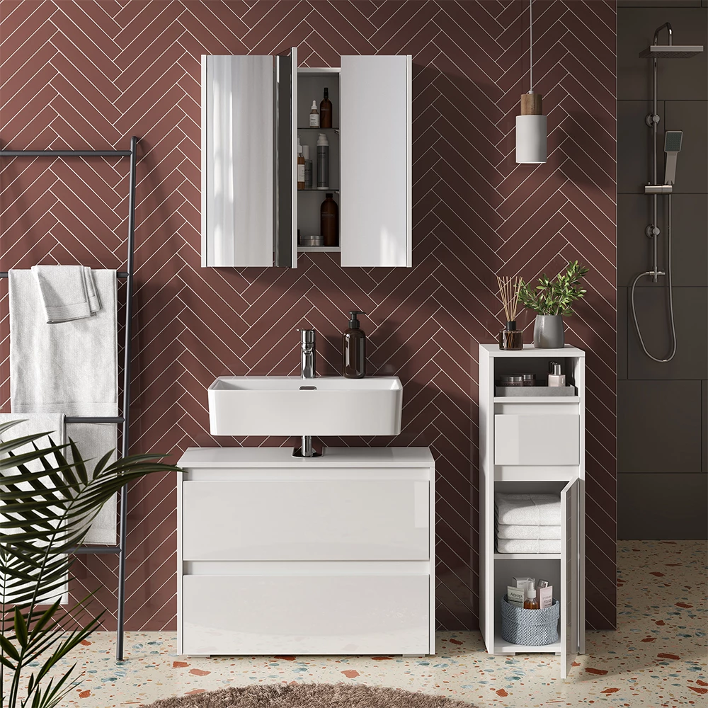Close-up of Set di mobili da bagno in Bianco lucido, showing design and surface details