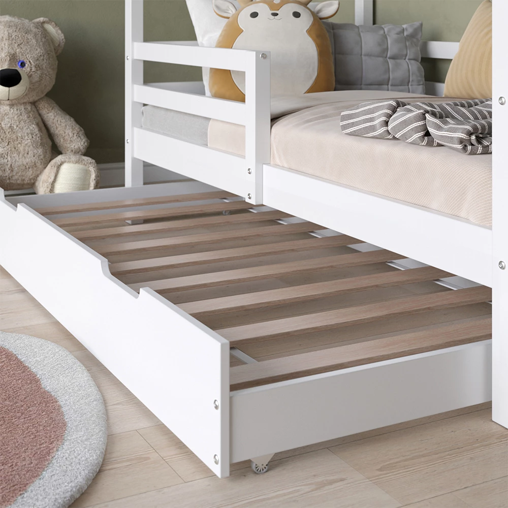 Nahaufnahme von Hausbett in Weiß, zeigt Textur/Details