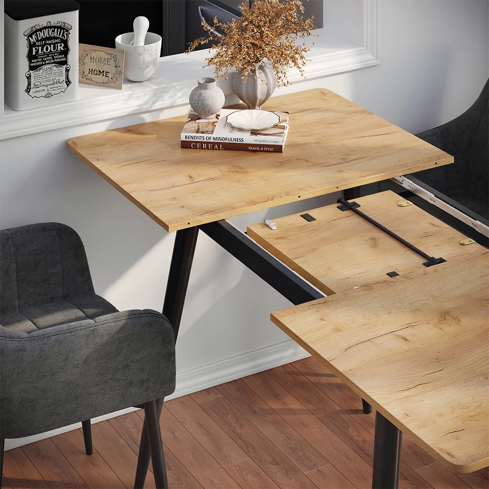 Nahaufnahme von Esstisch in Goldkraft Eiche/Schwarz, zeigt Textur/Details