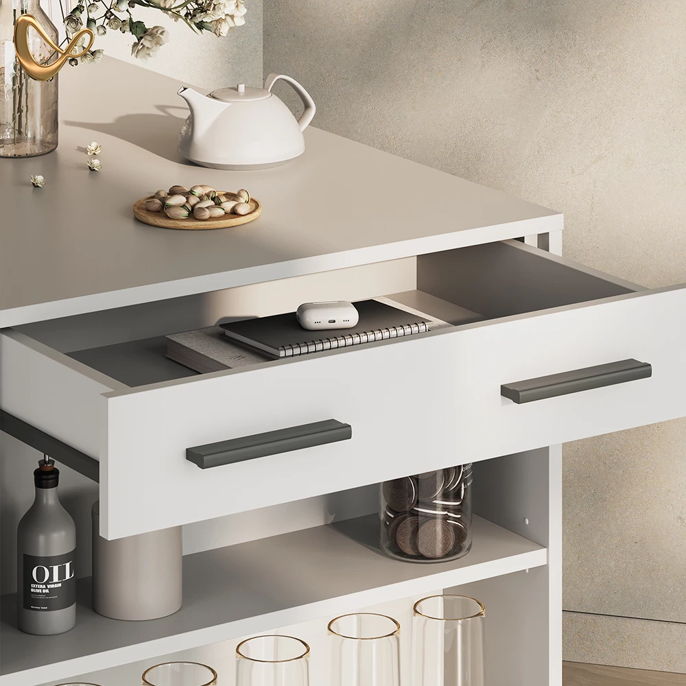 Nahaufnahme von Esstisch  in Weiß, zeigt Design- und Oberflächendetails