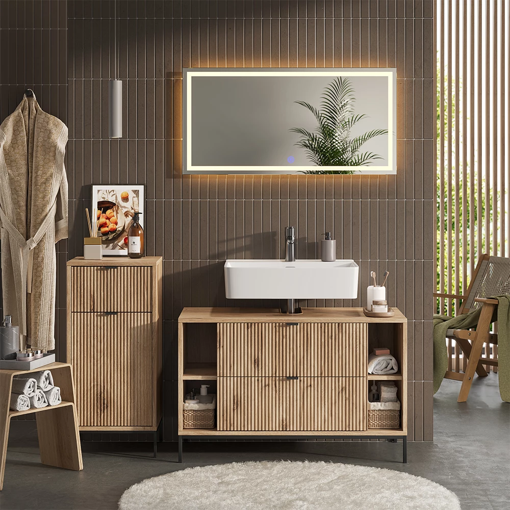 Badkamermeubelset in Viking Eik shown in ambient setting with decoration