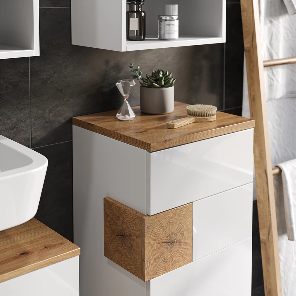 Close-up of Set di mobili da bagno in Bianco, showing texture/details