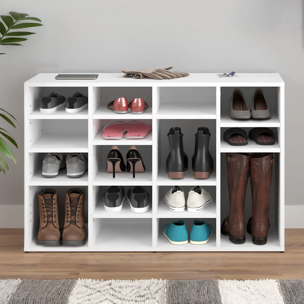 Nahaufnahme von Schuhschrank in Weiß, zeigt Textur/Details