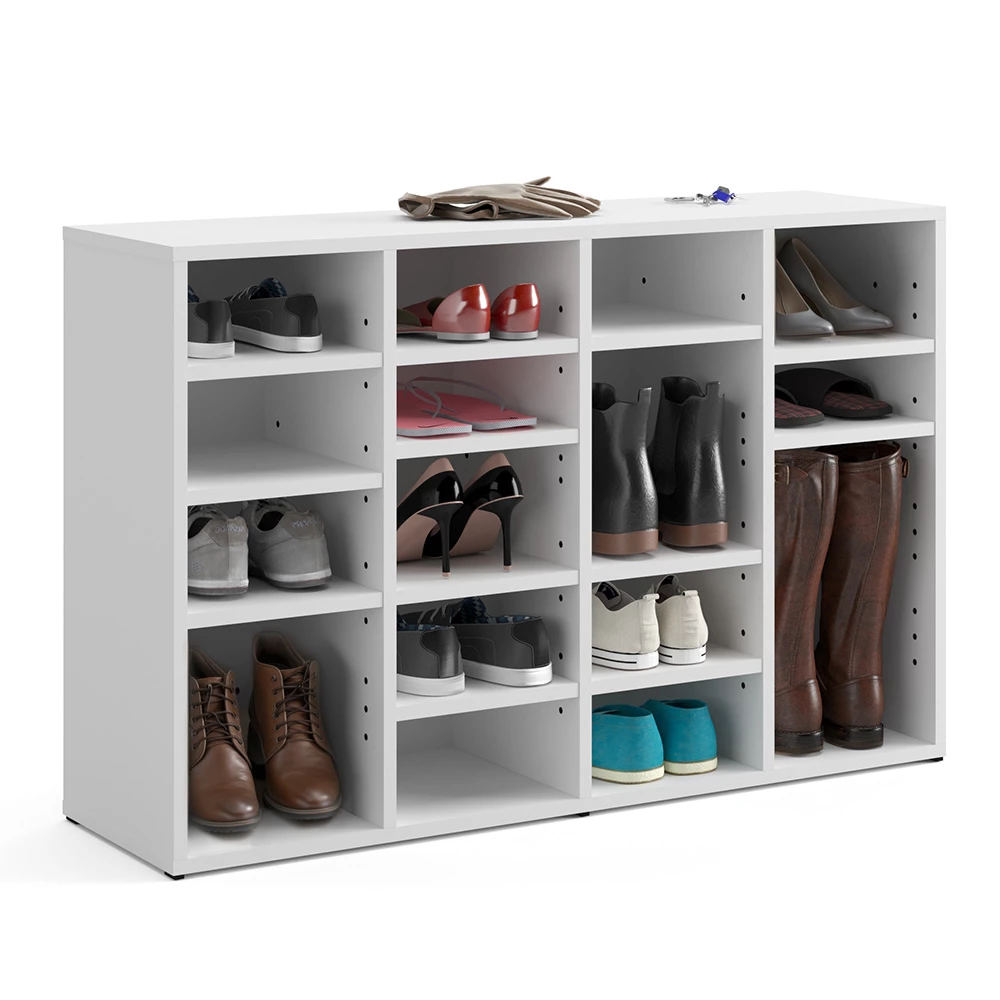 Schuhschrank in Weiß auf weißem Hintergrund mit dekorativen Elementen