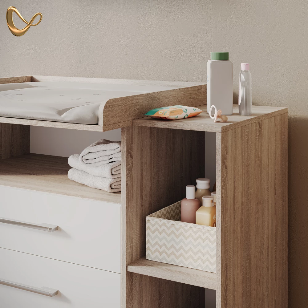 Nahaufnahme von Wickelkommode in Weiß/Sonoma, zeigt Design- und Oberflächendetails
