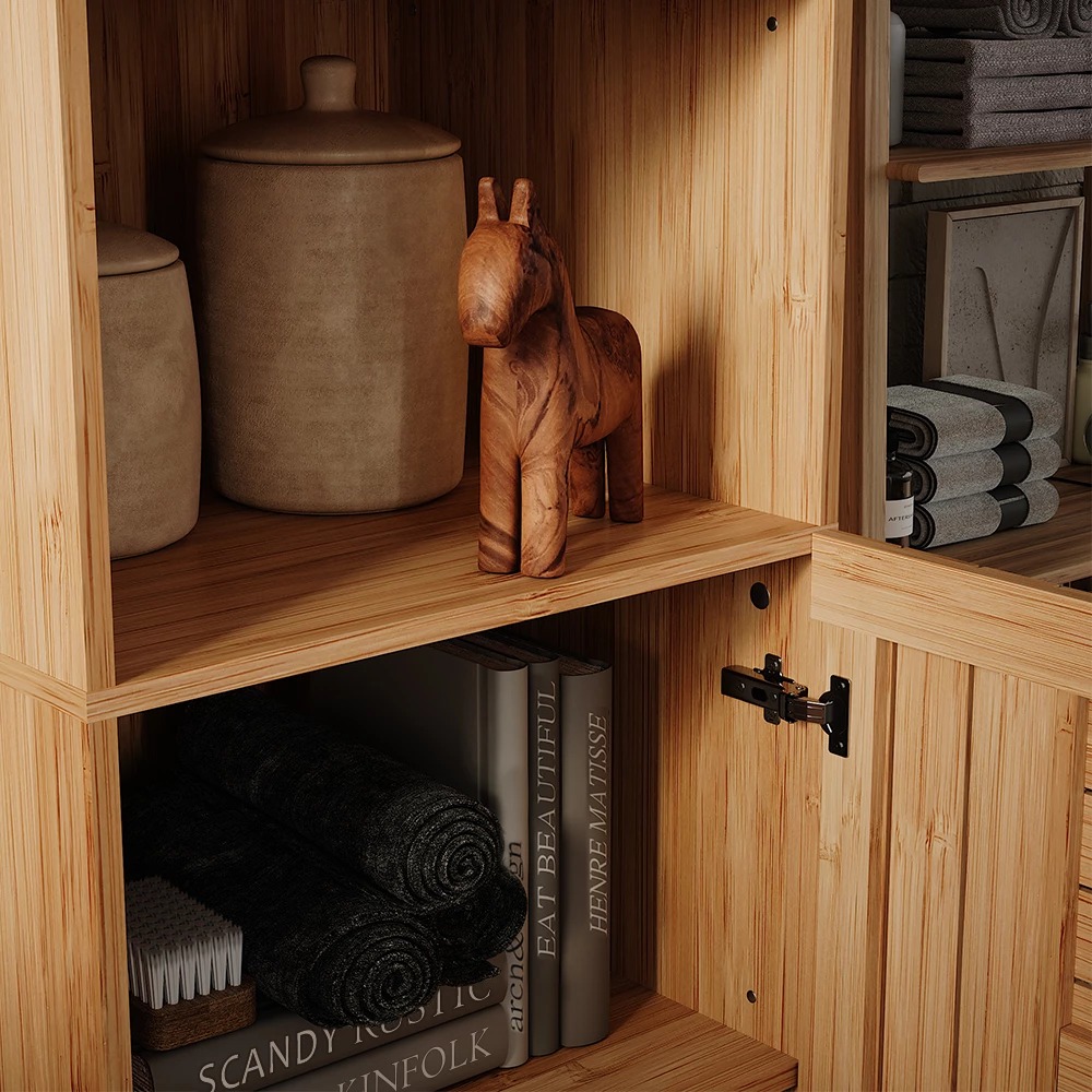 Nahaufnahme von Badschrank in Bambus, zeigt Textur/Details