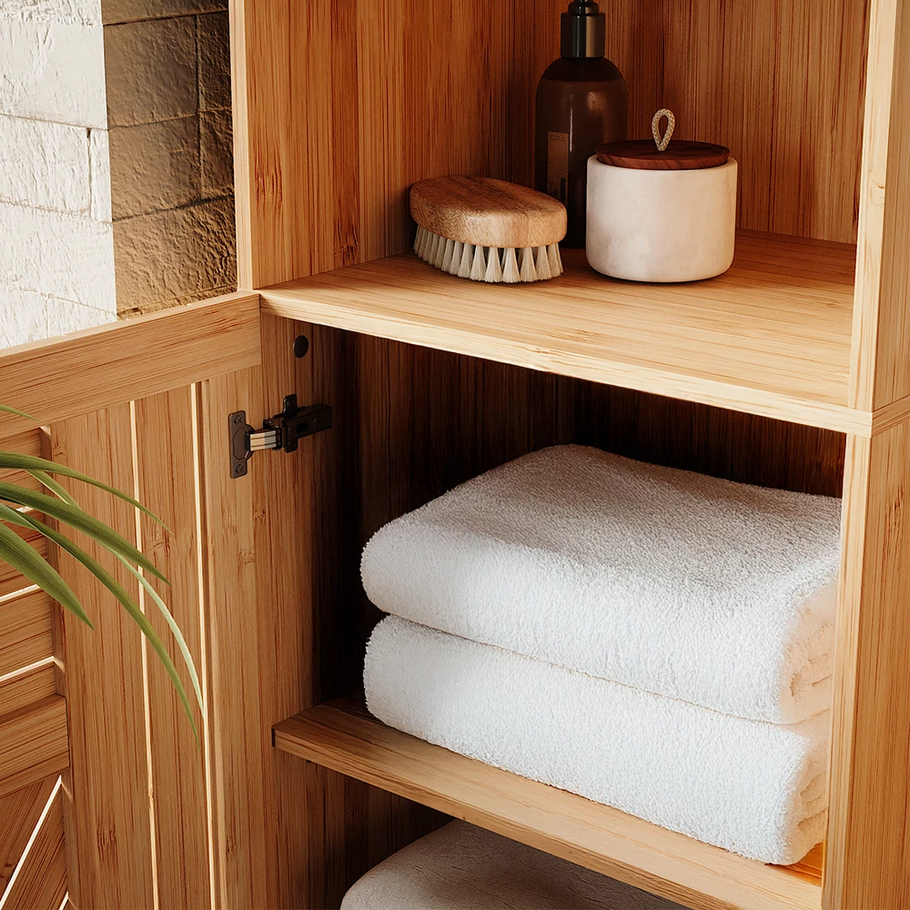 Nahaufnahme von Midischrank in Bambus, zeigt Textur/Details