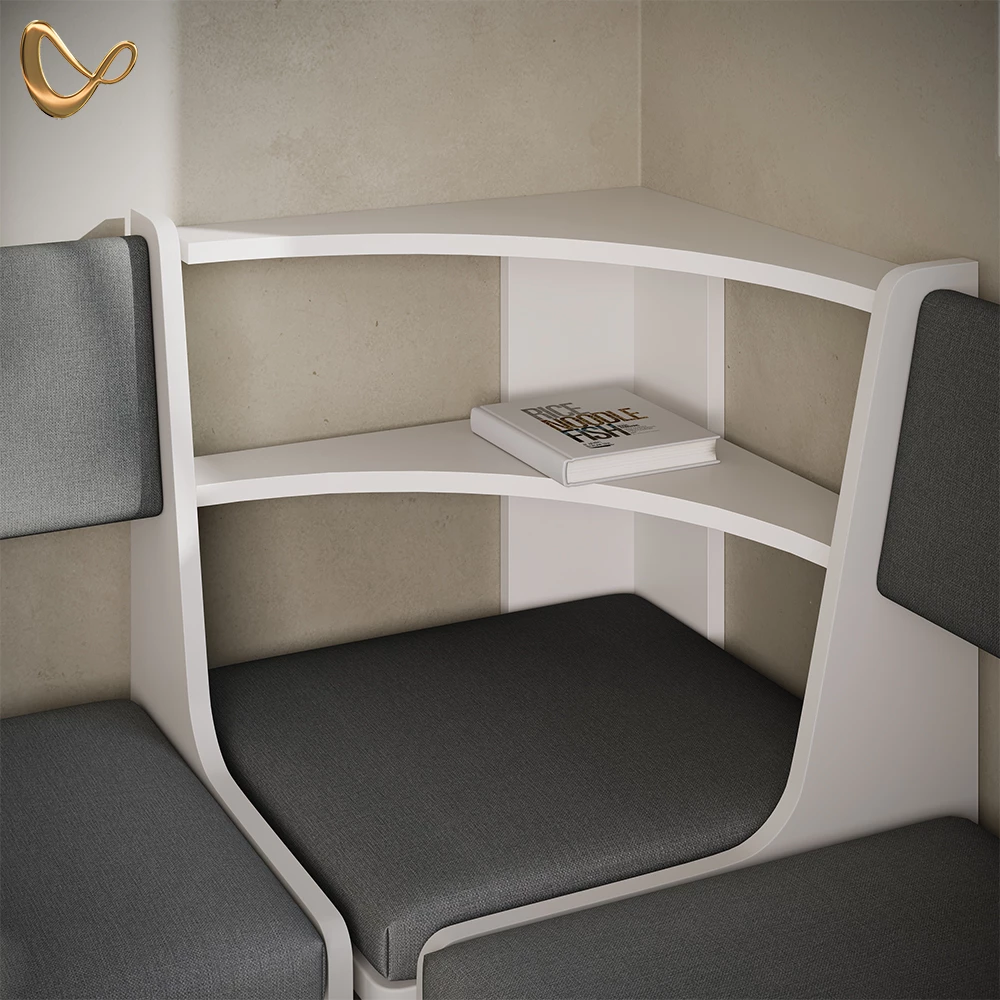 Nahaufnahme von Esszimmer-Eckbank in Weiß, zeigt Design- und Oberflächendetails
