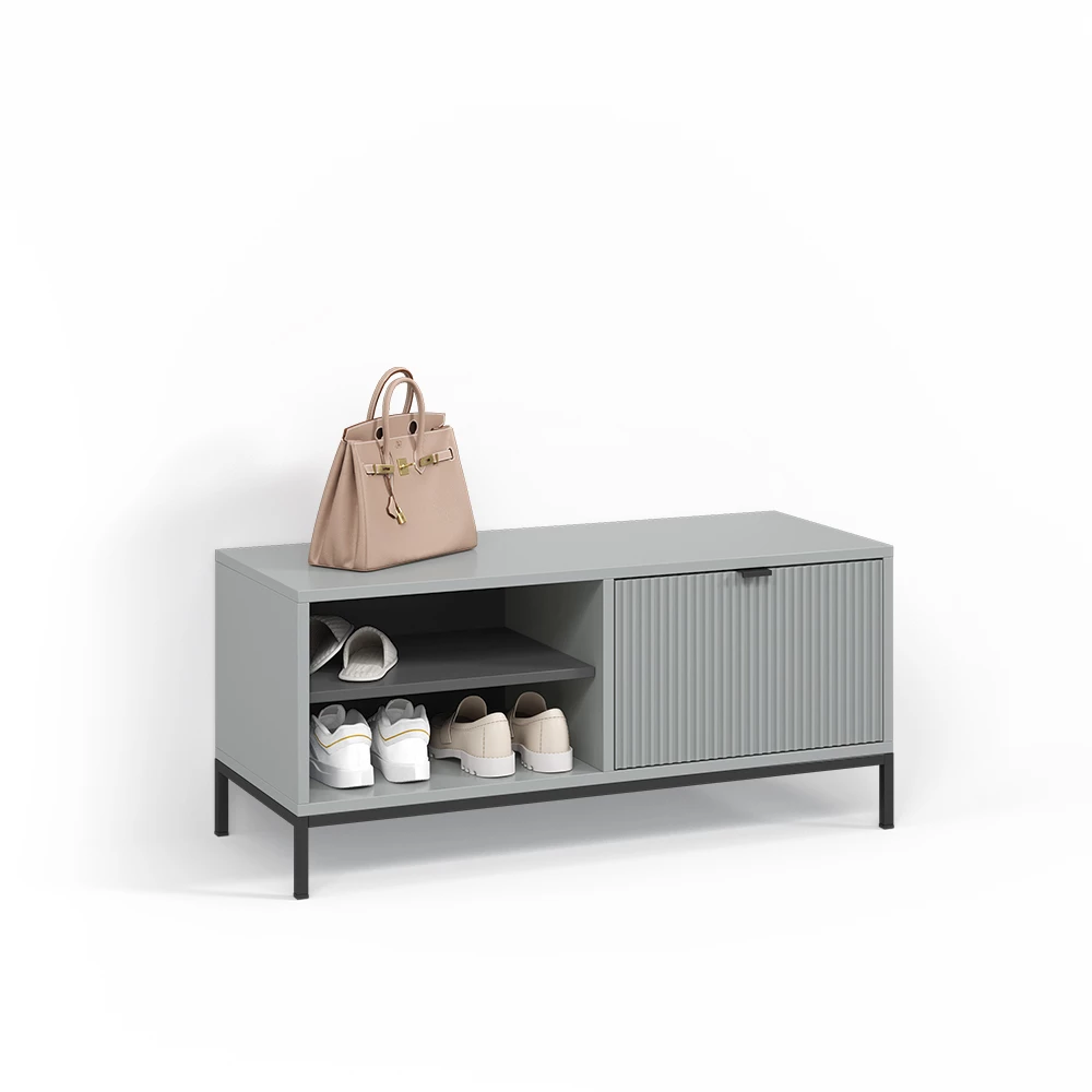 Schuhschrank in Grau auf weißem Hintergrund