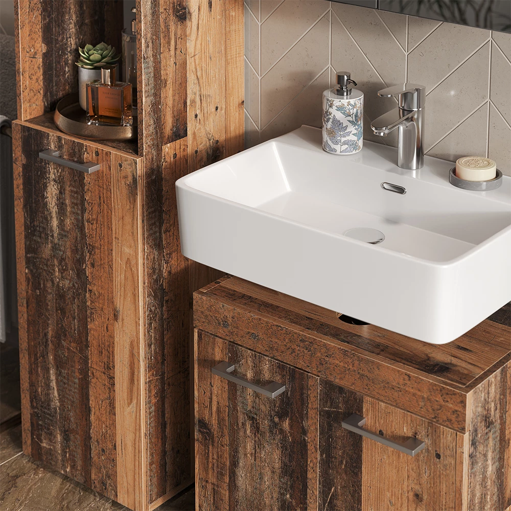 Close-up of Mobiletto da bagno in Oldstyle, showing texture/details