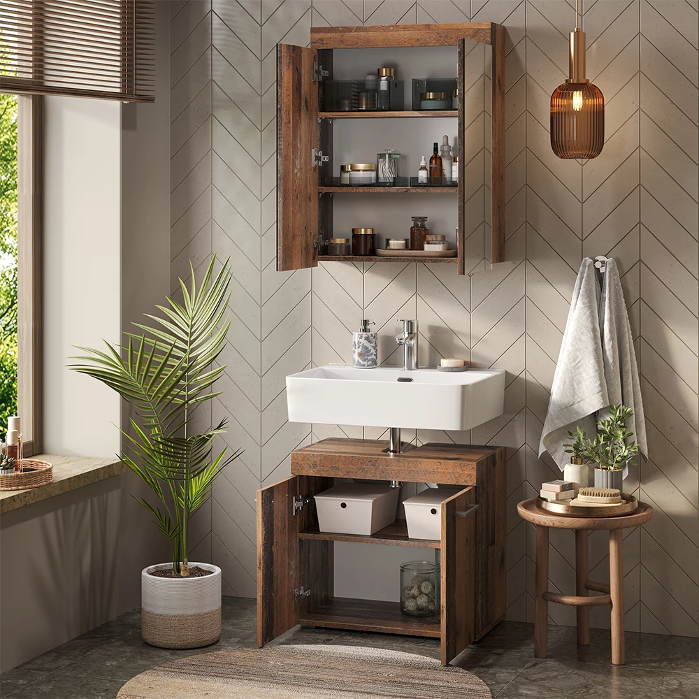 Nahaufnahme von Badspiegelschrank in Oldstyle, zeigt Design- und Oberflächendetails