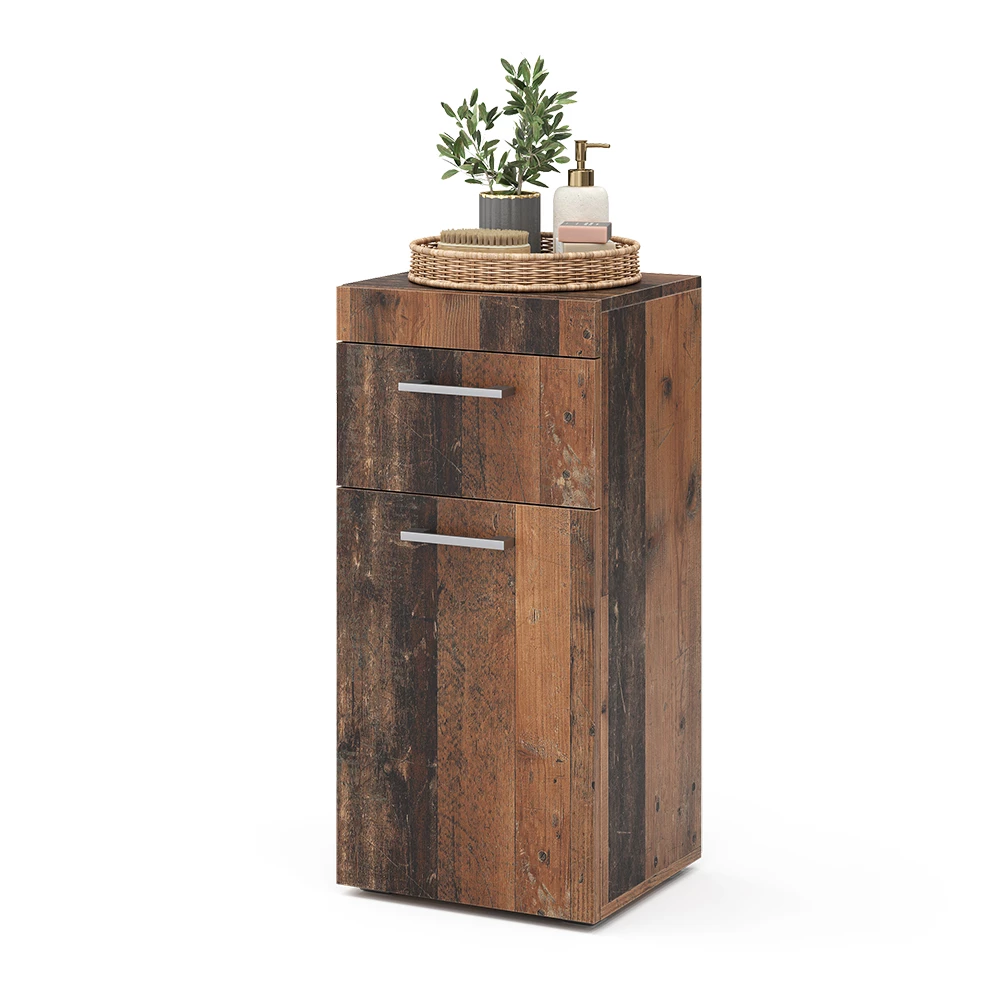 Armoire Midischrank en Oldstyle sur fond blanc avec des éléments décoratifs