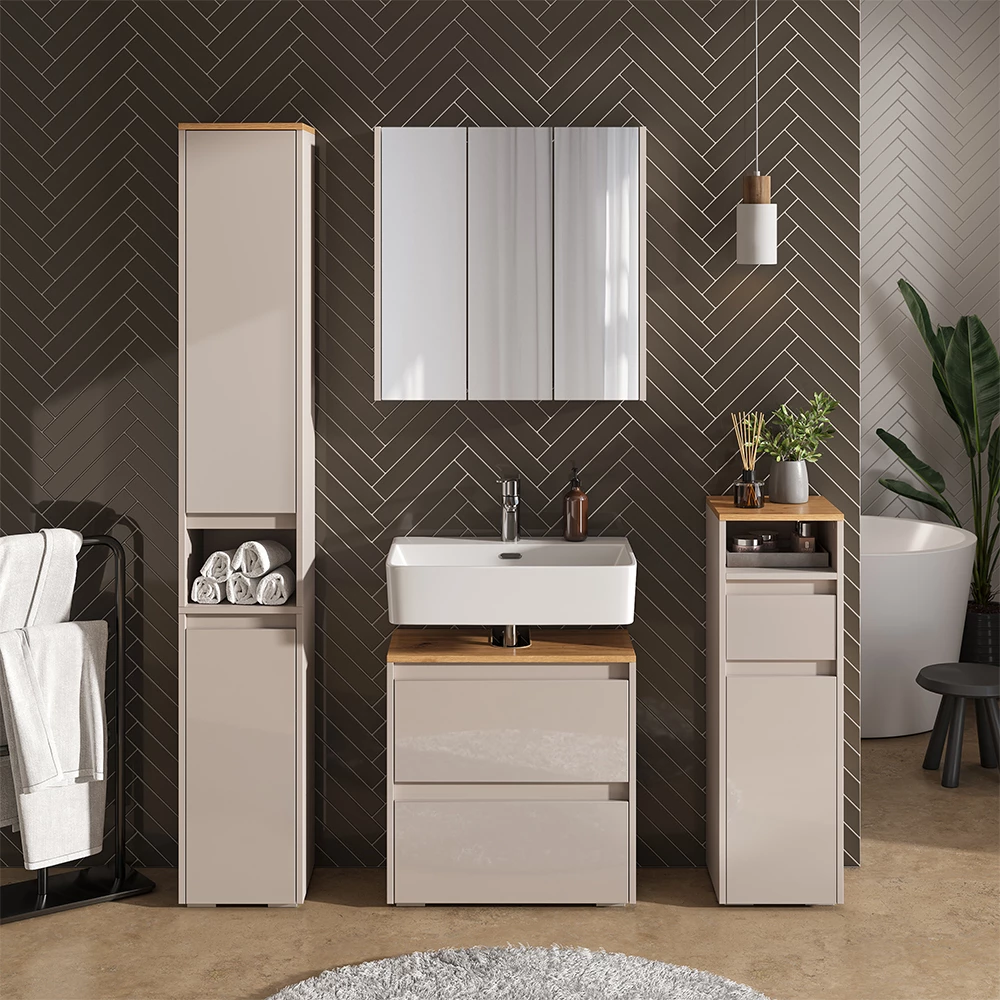 Set di mobili da bagno in Cachemire shown in ambient setting with decoration