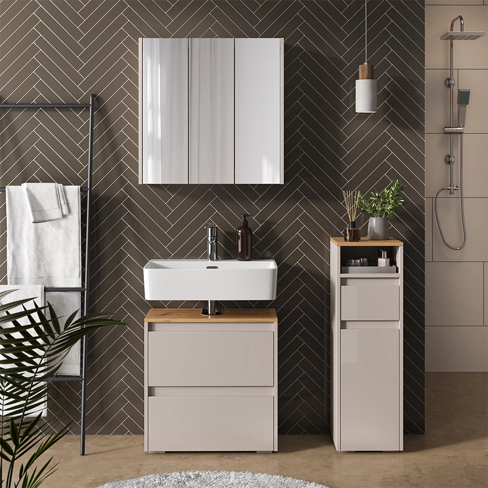 Set di mobili da bagno in Cachemire shown in ambient setting with decoration