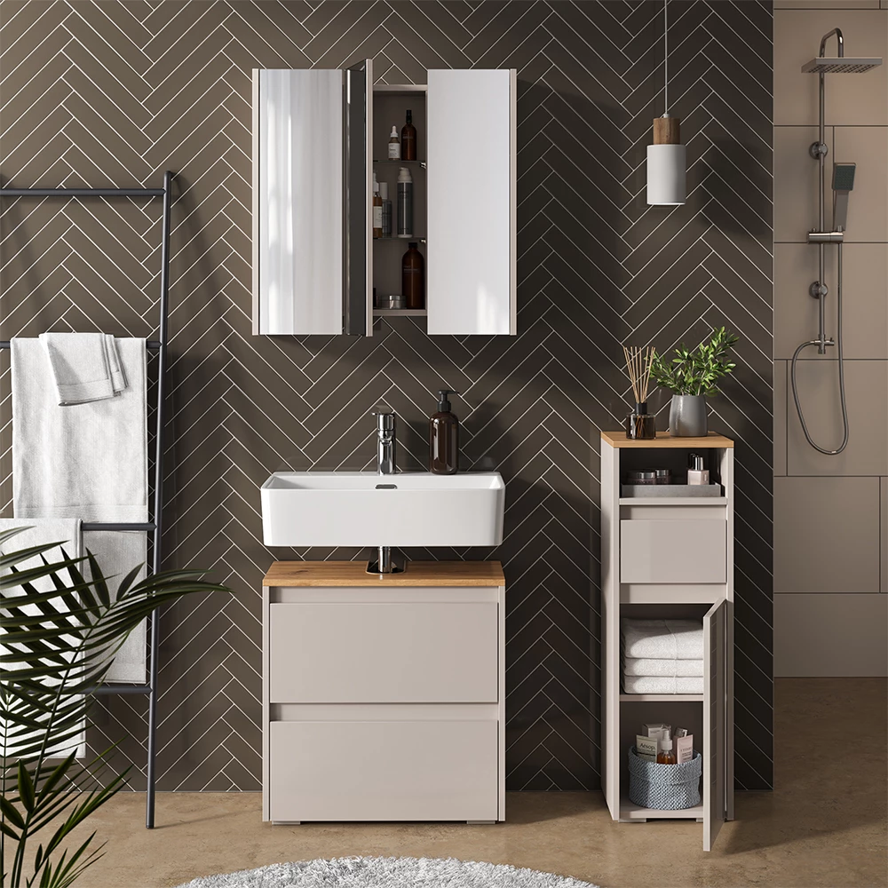 Close-up of Set di mobili da bagno in Cachemire, showing design and surface details