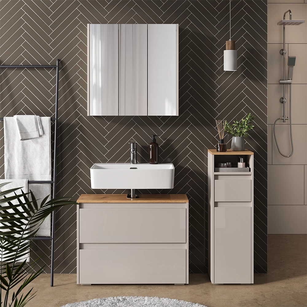 Set di mobili da bagno in Cachemire shown in ambient setting with decoration